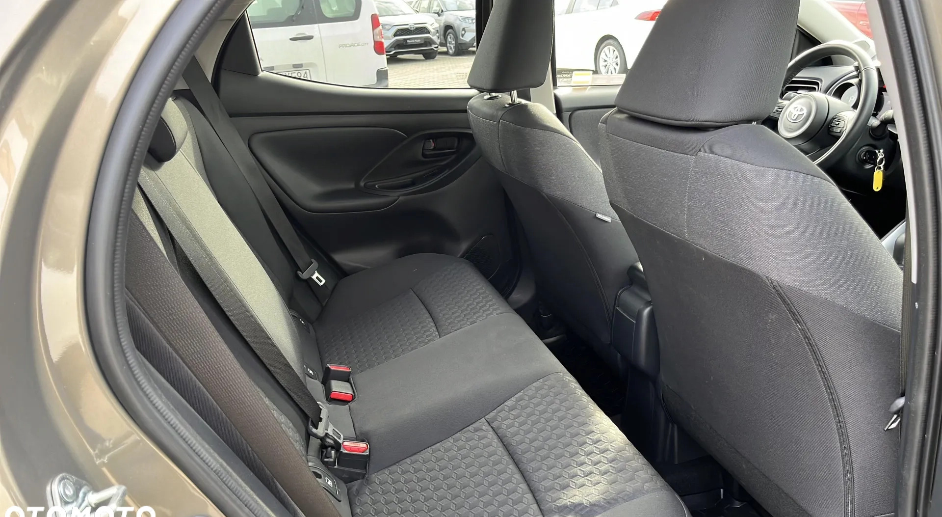 Toyota Yaris cena 96900 przebieg: 8559, rok produkcji 2022 z Żyrardów małe 301